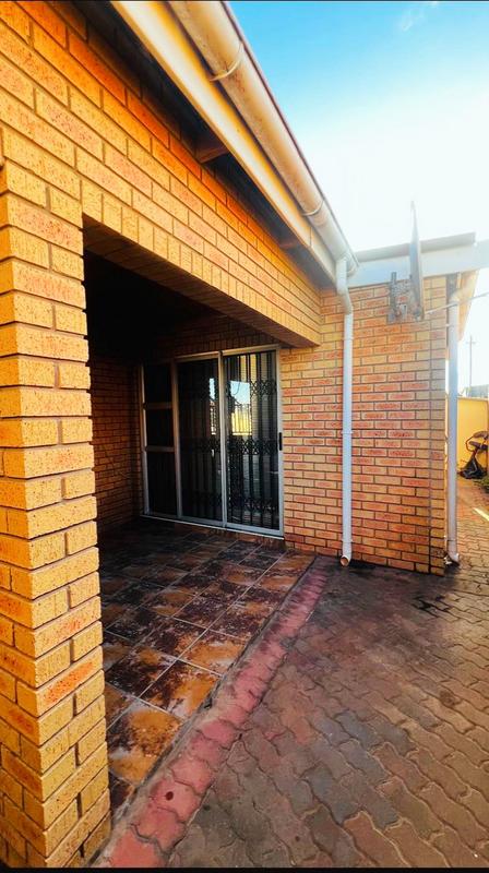 3 Bedroom Property for Sale in Kwazakhele Eastern Cape